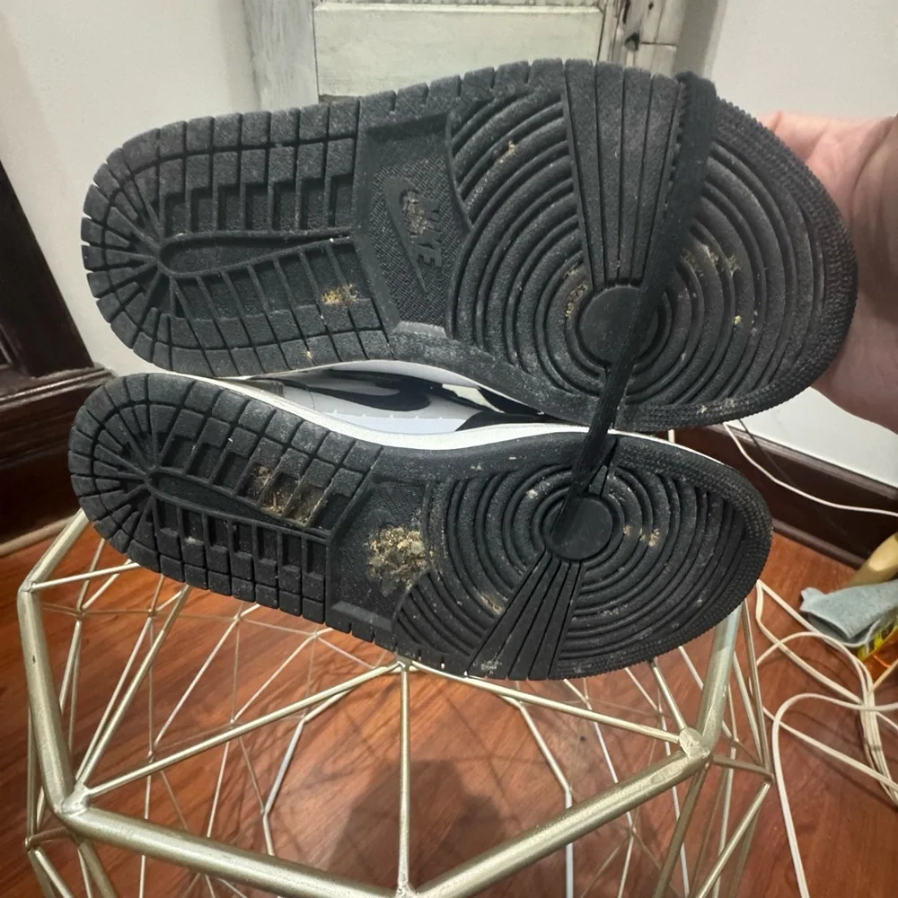2021 Wmns Air Jordan 1 Retro High OG ‘Silver Toe'